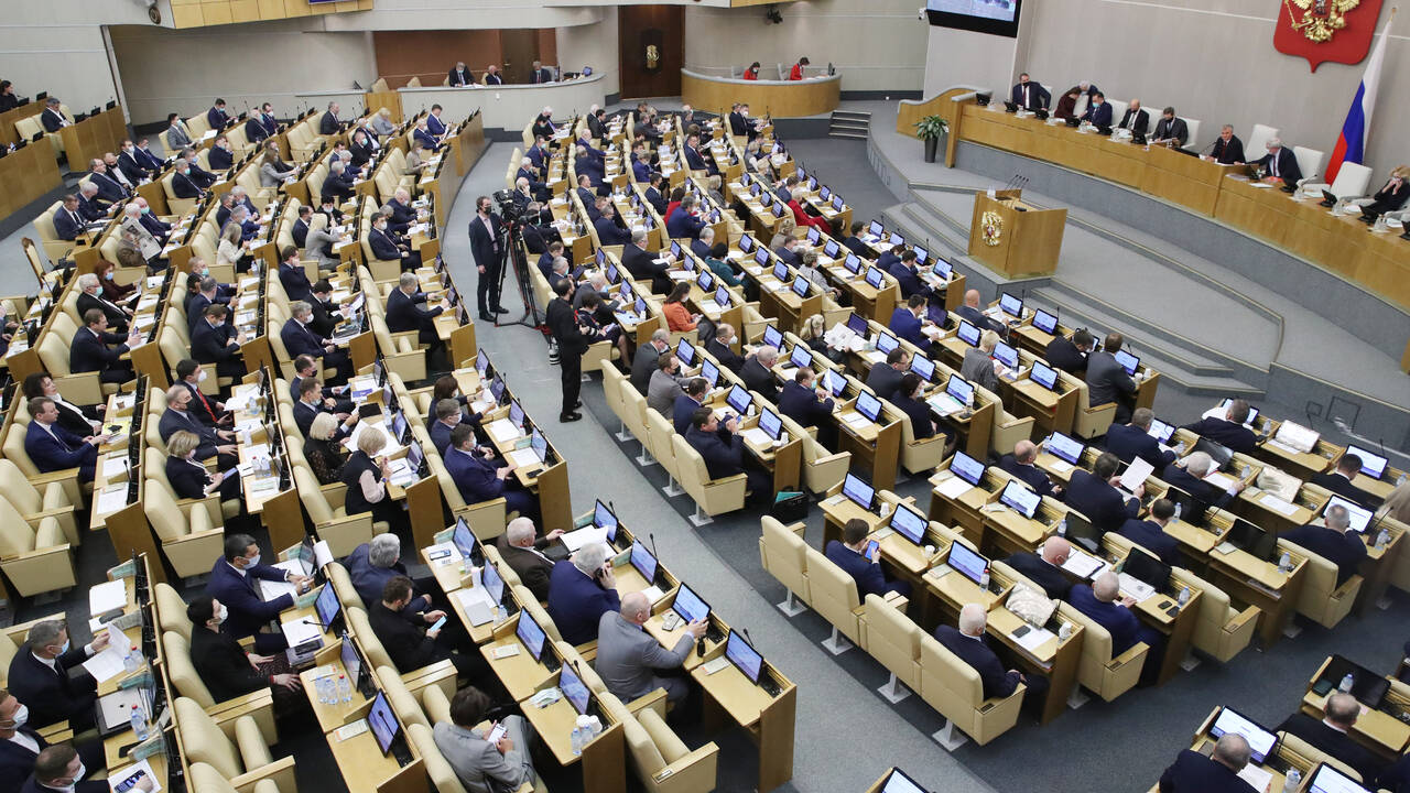 В Госдуме проголосовали за передачу Путину обращения о признании ДНР и ЛНР