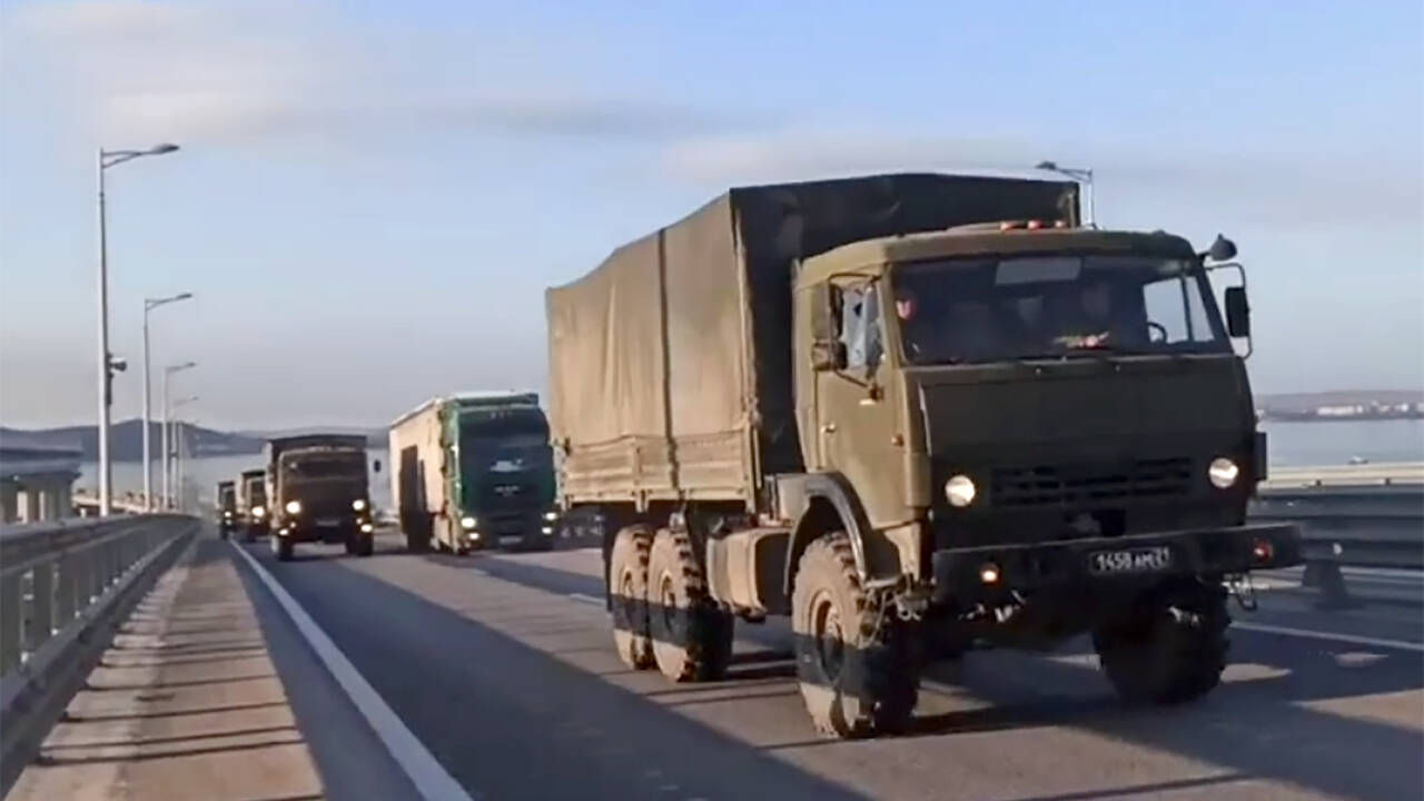 Тыловые части вслед за военной техникой начали покидать Крым после учений