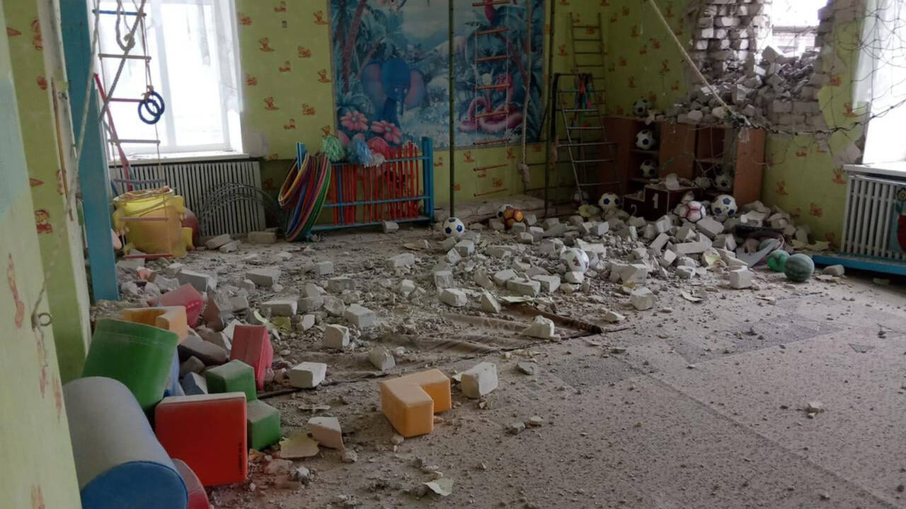Зеленский отреагировал на обстрел детского сада в украинской части Донбасса
