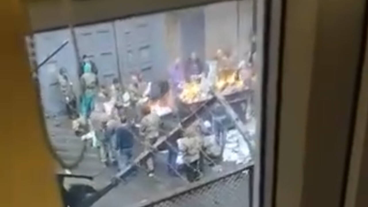 На Украине сообщили о сжигающих документы сотрудниках СБУ
