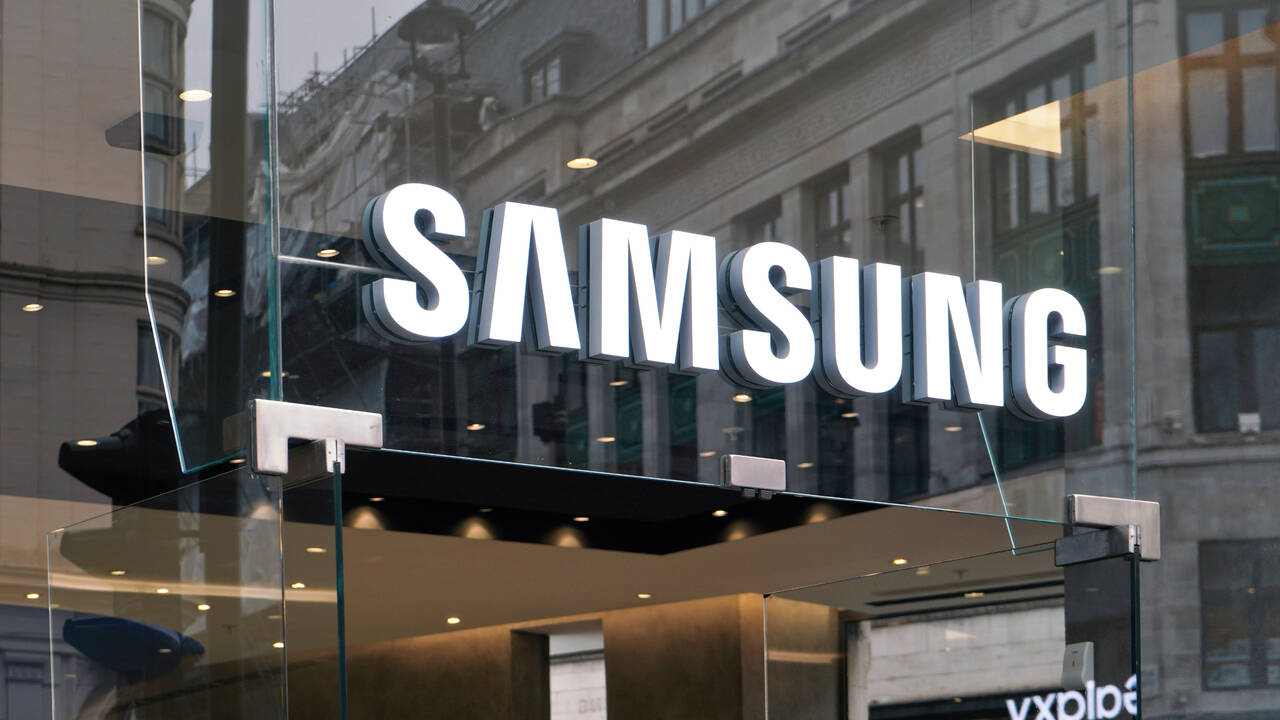 Названа дата старта продаж флагманов Samsung в России