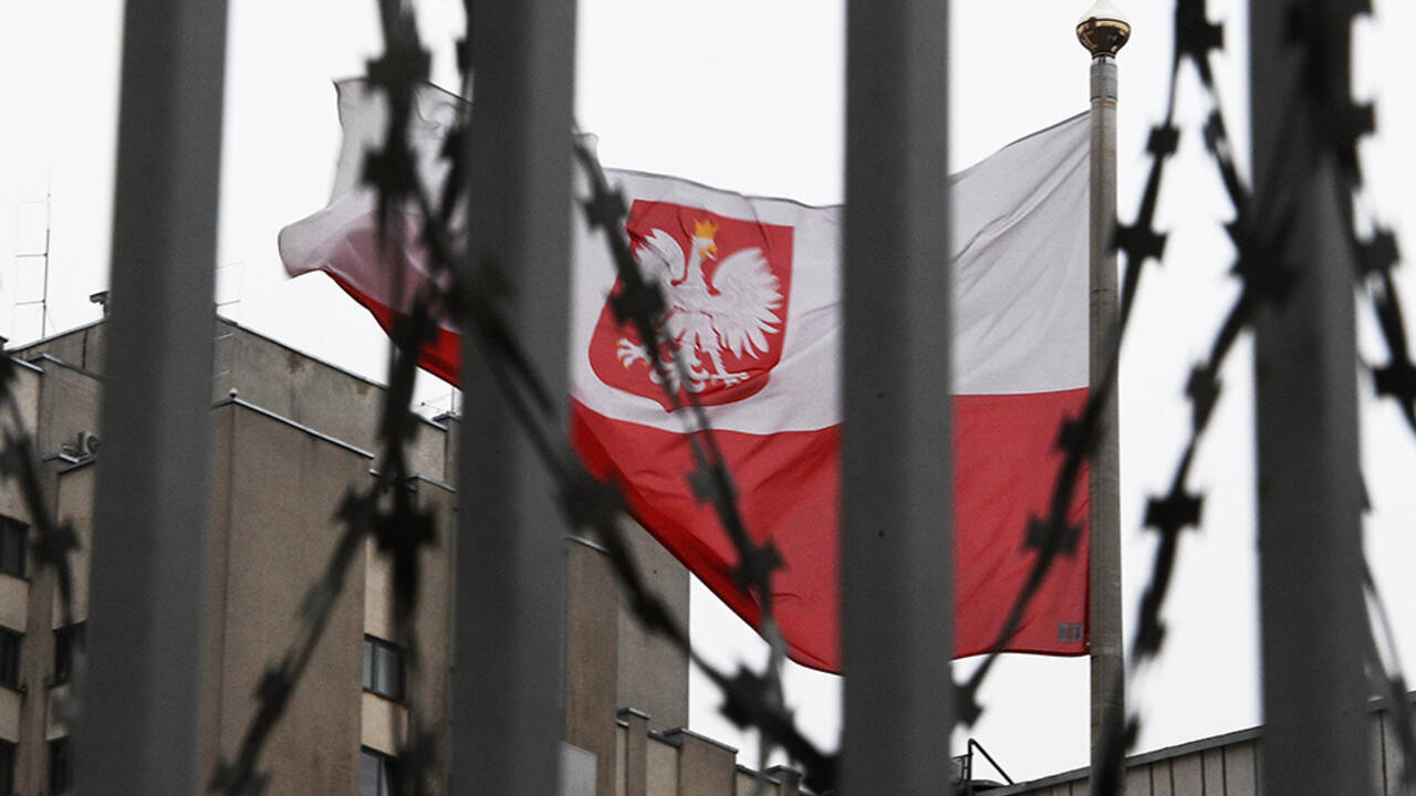 Польша вышлет десятки российских дипломатов