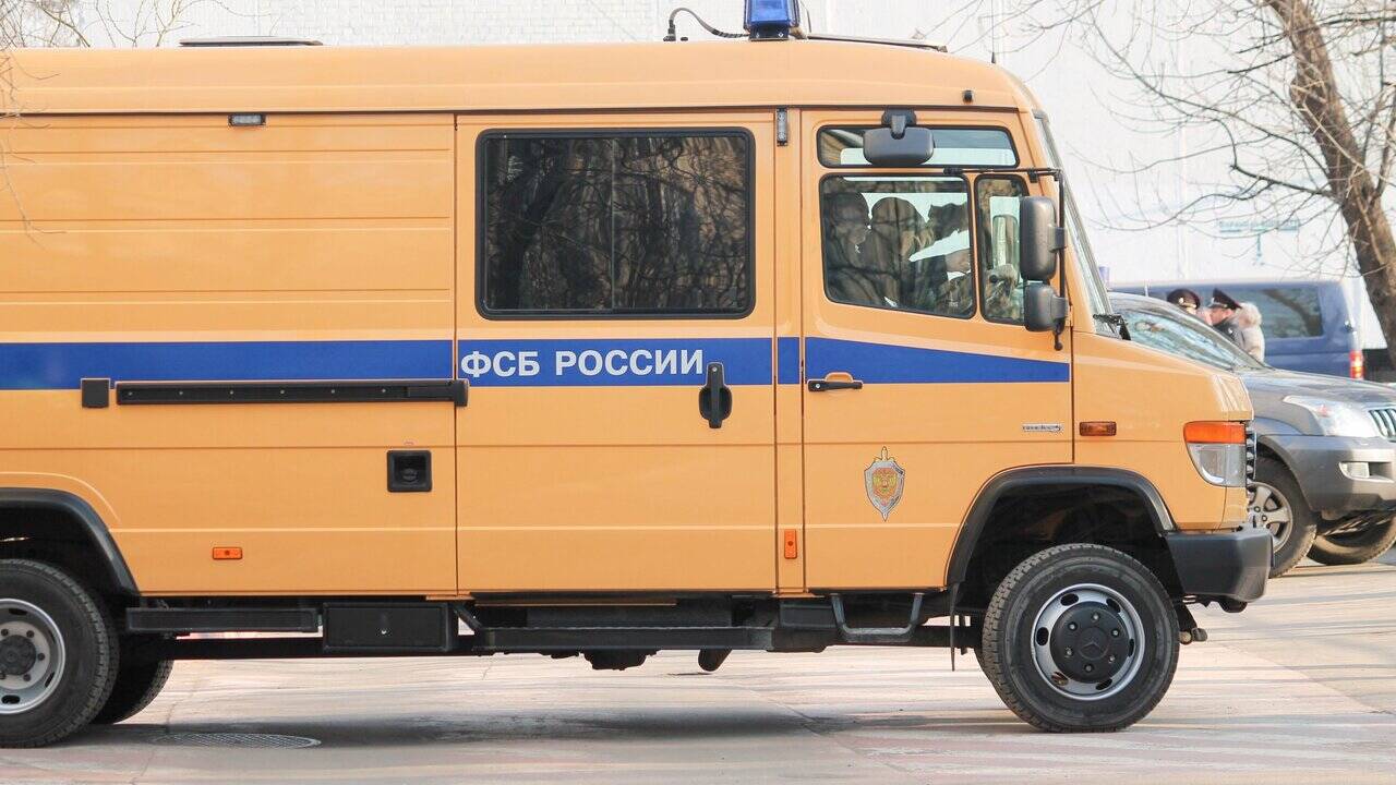 ФСБ провела масштабные обыски в 33 регионах России