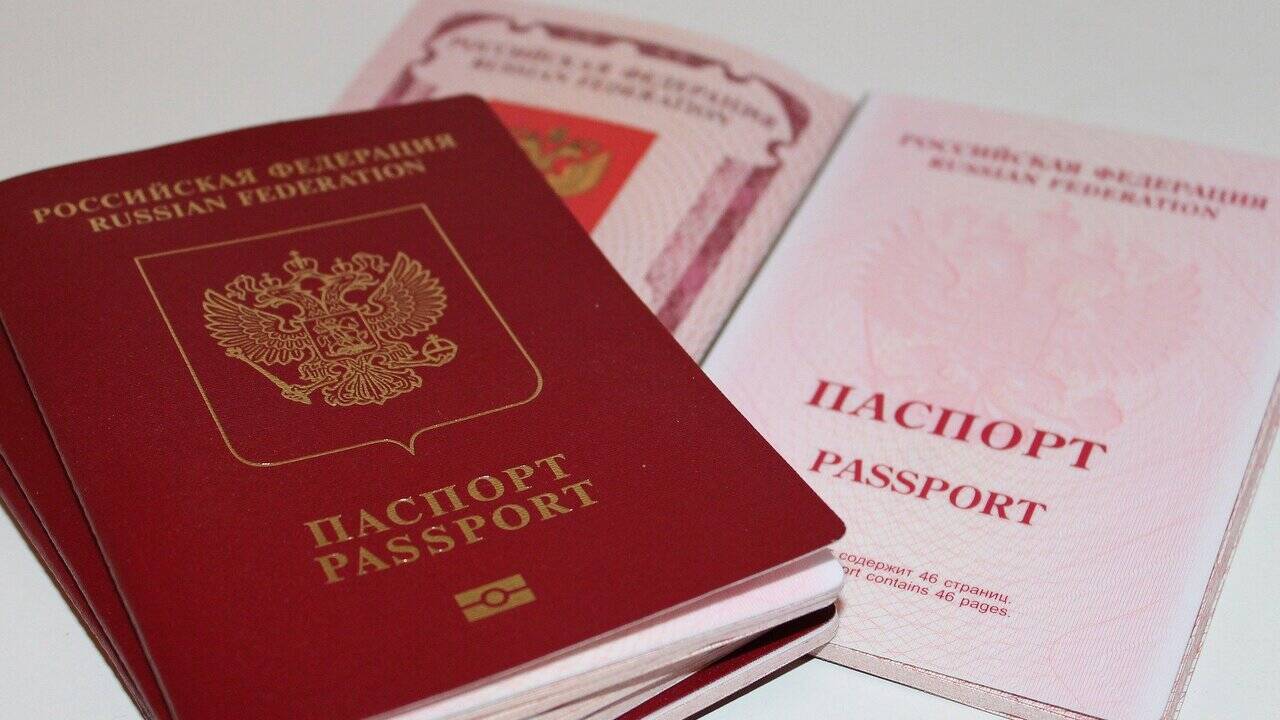 Херсонские власти озвучили сроки начала выдачи жителям российских паспортов