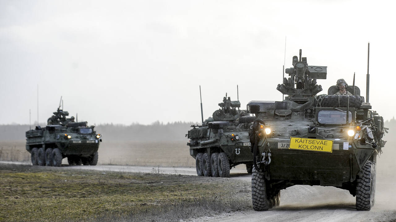 Премьер Польши заявил о готовности строить постоянные базы НАТО