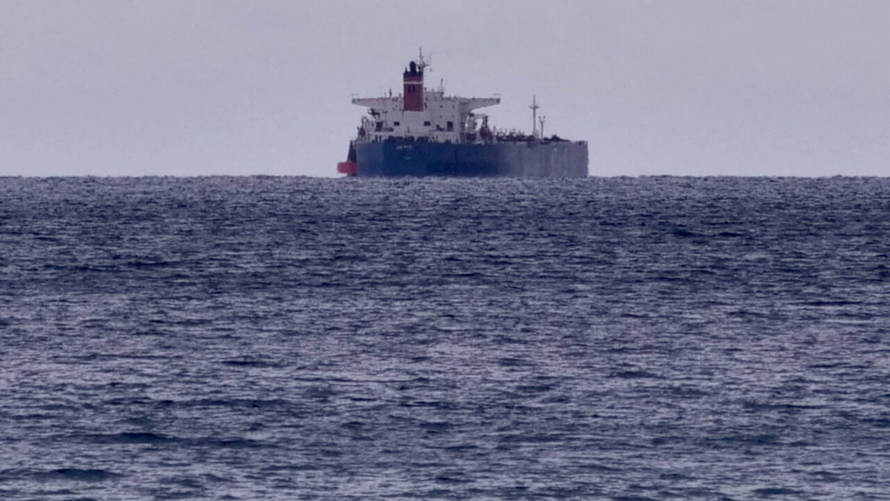 В Греции конфисковали иранскую нефть с российского танкера