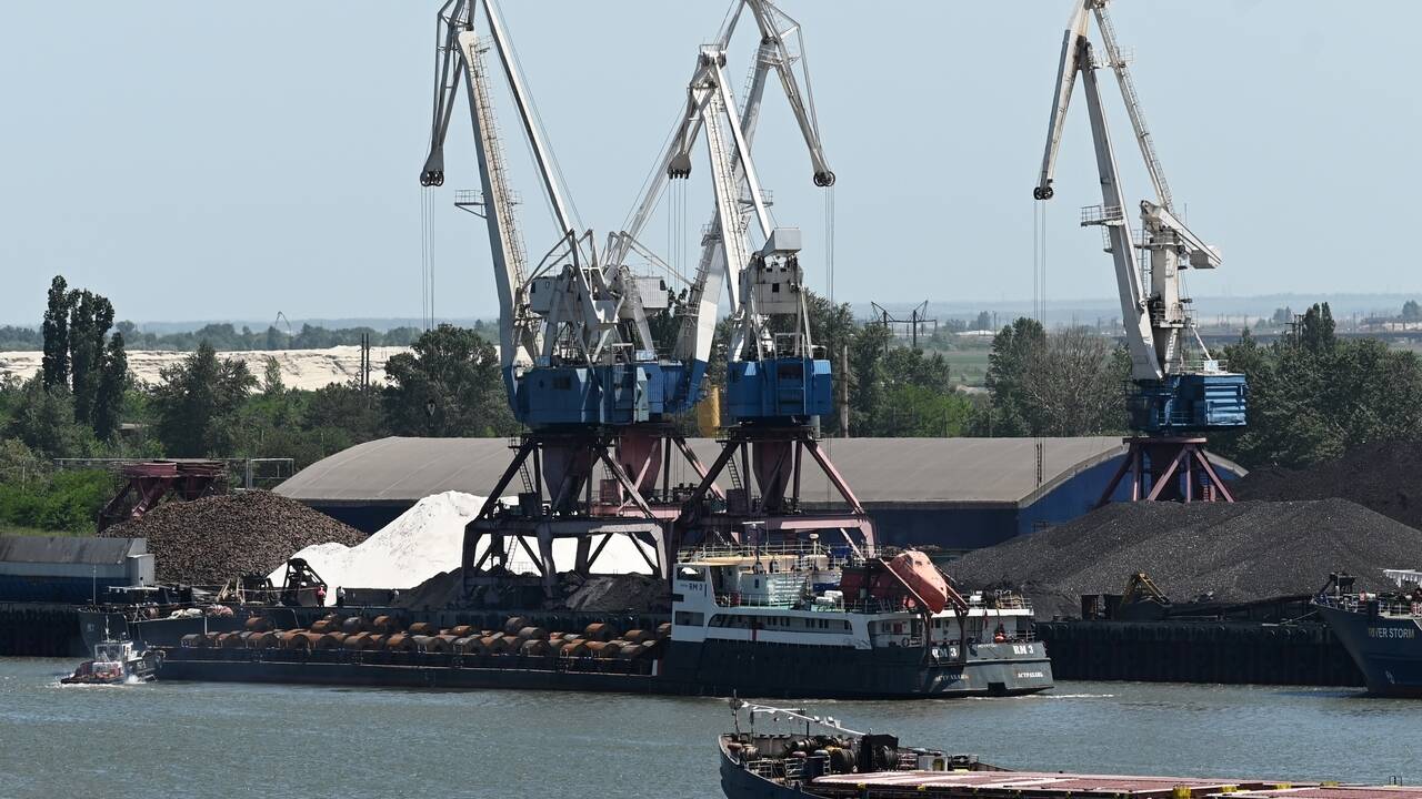 В порт Мариуполя прибыло второе торговое судно