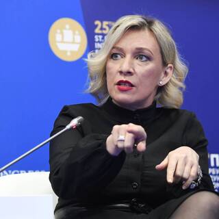 Захарова назвала фикцией оборонительный характер НАТО