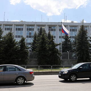 Болгария решила выслать 70 российских дипломатов