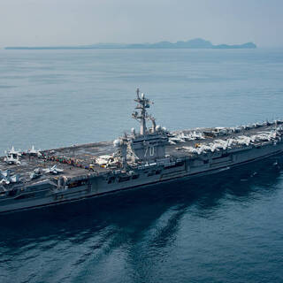 Фото: Sean M. Castellano / Courtesy U.S. Navy / Reuters