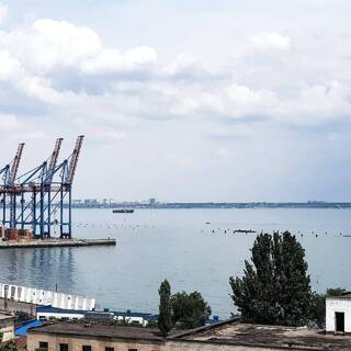 Первый из трех покинувших порт Украины сухогруз с зерном прибыл к Стамбулу