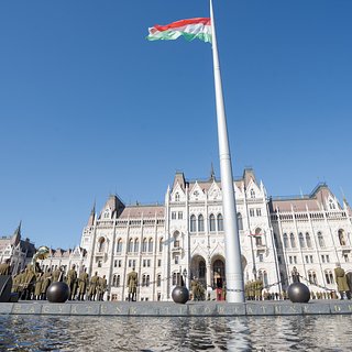 Еврокомиссия решила сократить финансирование Венгрии из-за коррупции
