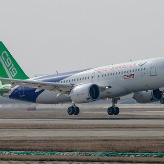 Китайский самолет-конкурент Boeing и Airbus прошел сертификацию
