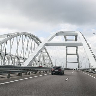 Движение автотранспорта по Крымскому мосту восстановили