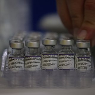 Pfizer не провели тесты вакцины перед выпуском на рынок