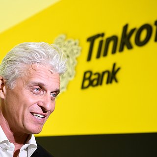 Олег Тиньков заявил о намерении отозвать бренд «Тинькофф» из российского банка