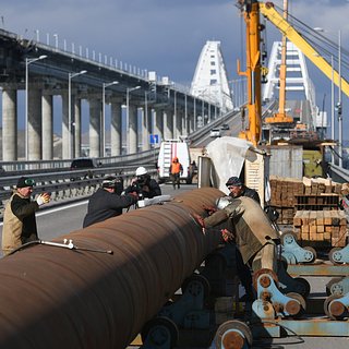Строители обнаружили гранату РГД-5 в биотуалете на Крымском мосту