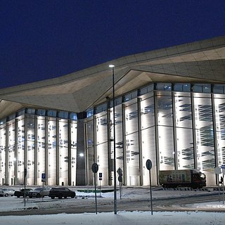 Власти подтвердили задержку рейсов в Пулково после сообщений об объекте в небе