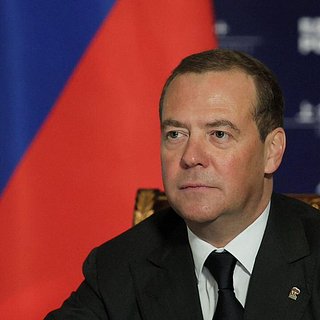 Медведев порассуждал об ударе гиперзвуковой ракетой по зданию МУС в Гааге