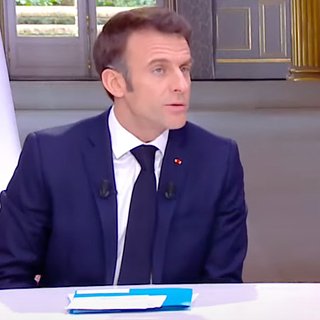 Кадр: Emmanuel Macron / YouTube