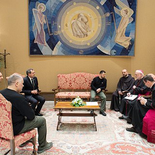 Зеленский нарушил правила этикета на встрече с Папой Римским