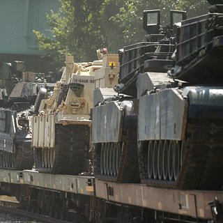 Украине посоветовали беречь танки Abrams и Leopard