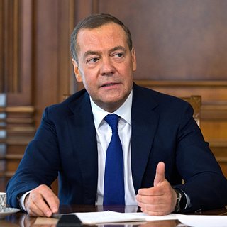 Медведев раскритиковал Маска из-за новой функции в Twitter
