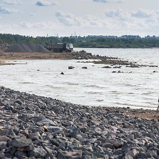Туристы пожаловались на плавающие в море на юге России фекалии