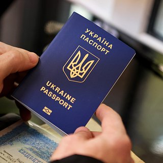 Украинским беженцам разослали фейковые письма об обязанности службы в ВСУ