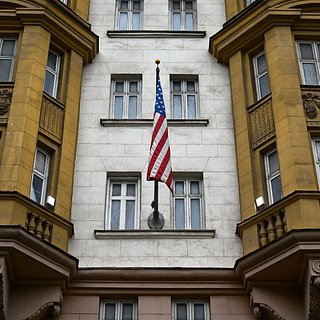 Россия объявила о высылке двух сотрудников посольства США