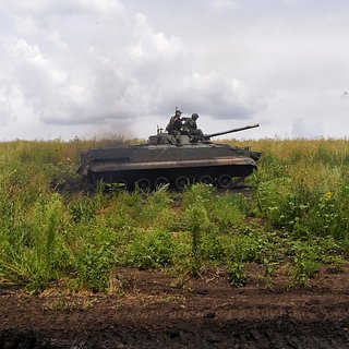 Российский танк заставил отступить колонну техники ВСУ