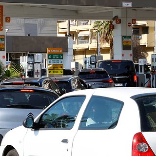 Во Франции на АЗС разрешили продавать бензин в убыток