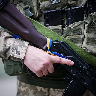 На Украине сотрудники военкомата попытались силой задержать мужчину на улице