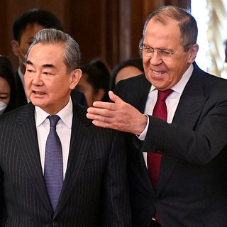 Главы МИД России и Китая обсудили конфликт на Украине