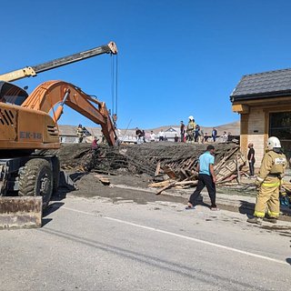 В России двоих рабочих завалило при обрушении недостроенного дома