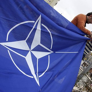 НАТО назвали раковой опухолью