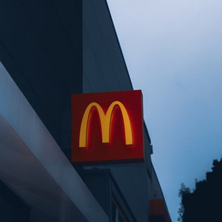 Сеть ресторанов McDonald’s подверглась вандализму из-за поддержки Израиля