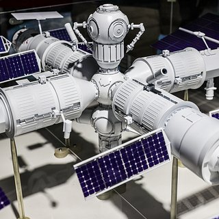 В «Роскосмосе» обозначили сроки отправки первых космонавтов на РОС