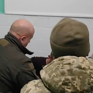 На Украине мужчину захотели забрать на фронт из больницы