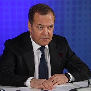 Медведев заявил о попытках противников устроить научную блокаду России