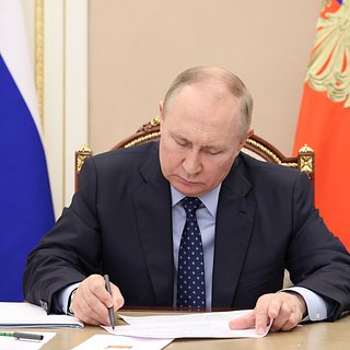 Путин одобрил сделки с долями USM