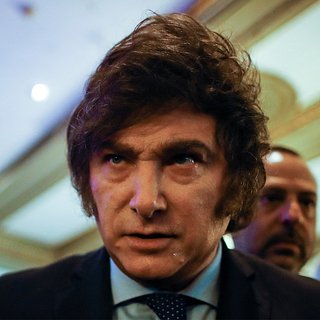 Президент Аргентины рассказал о сексе втроем и одном семяизвержении в три месяца