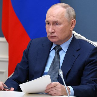 Песков рассказал о дороге Путина до Кремля в «черную метель»