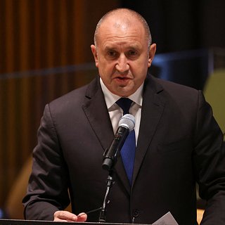 Президент Болгарии воспротивился безвозмездной поставке Украине старой техники