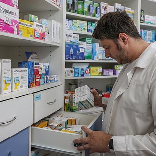 В российских аптеках начал заканчиваться популярный препарат против артрита