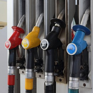 Биржевые цены на бензин начали расти