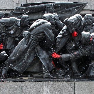 В Софии начался демонтаж памятника Советской армии