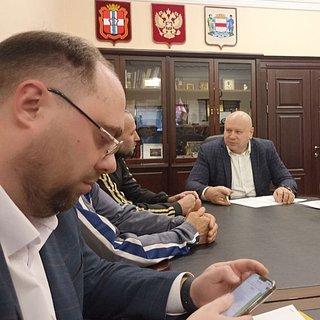 Мэр Омска ответил на обвинения в отказе вешать доску в память об участнике СВО