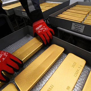 Экономист рассказал об эффекте от рекордных запасов золота России