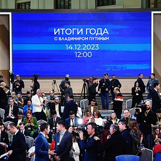Путин призовет телеканалы убрать с передовой женщин-военкоров
